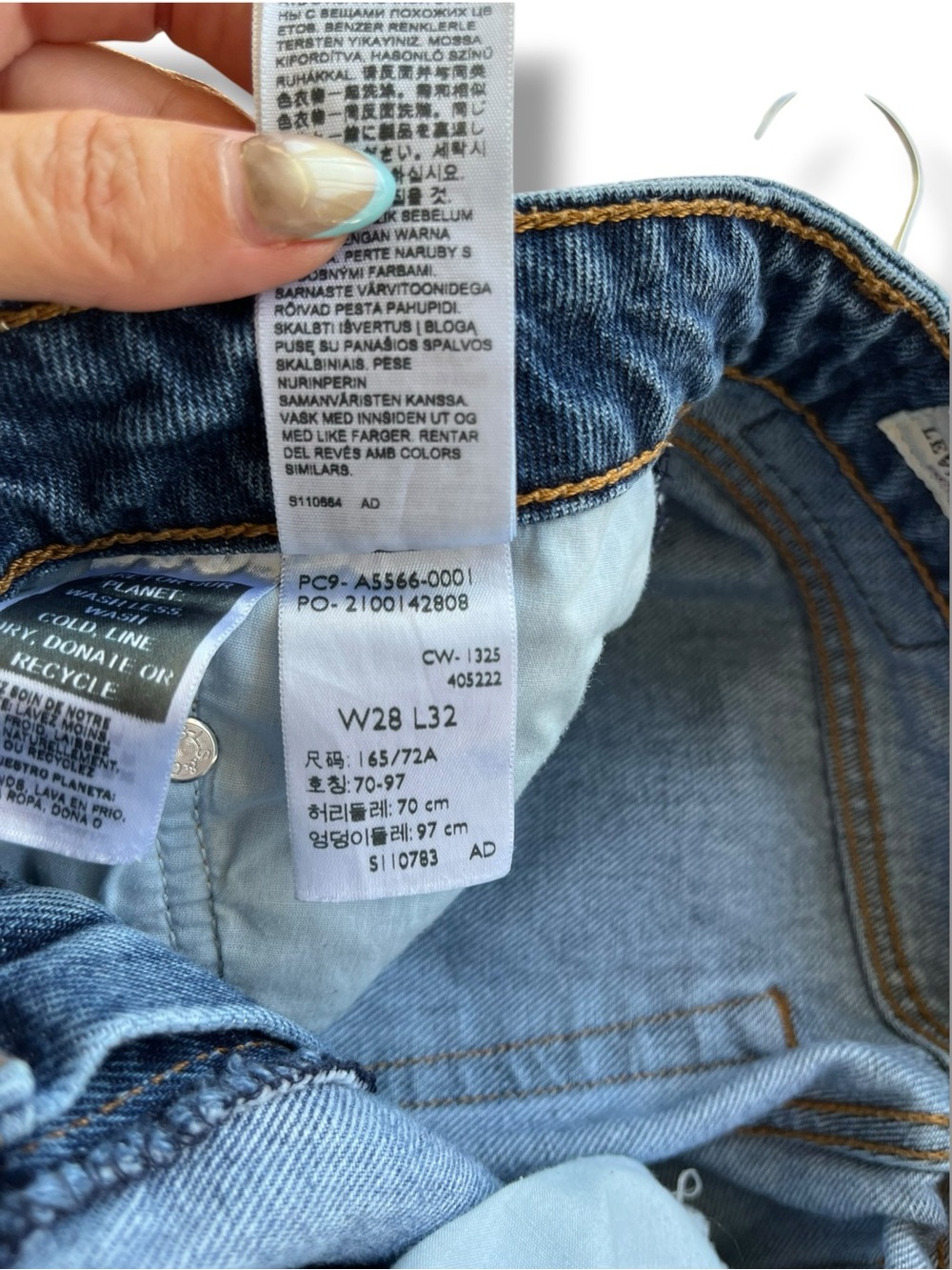 Levi’s Low Loose Jeans Women’s 28x32 Medium Wash Low Rise Baggy Wide Leg - Picture 11 of 11